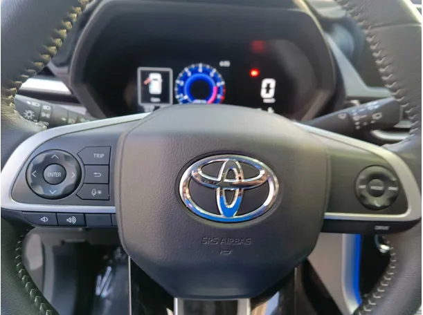 Car image 25