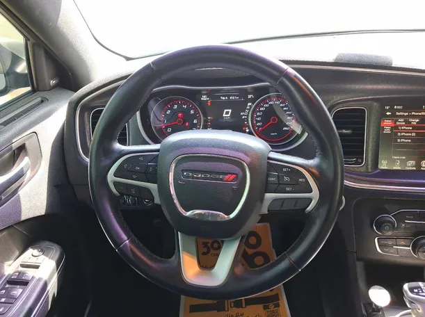 Car image 17