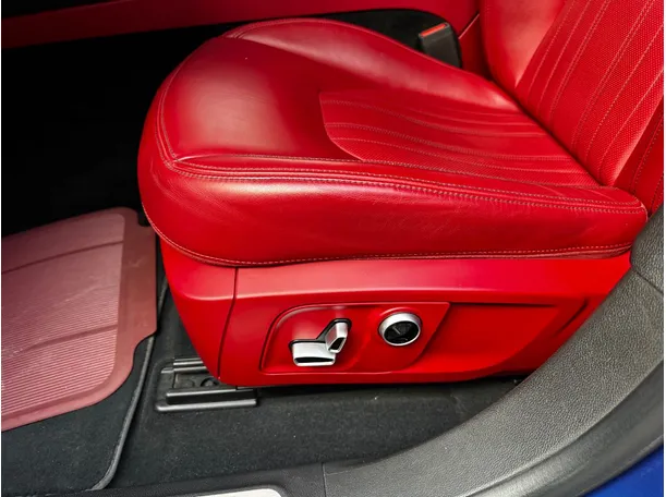 Car image 28
