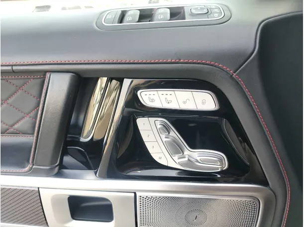 Car image 34