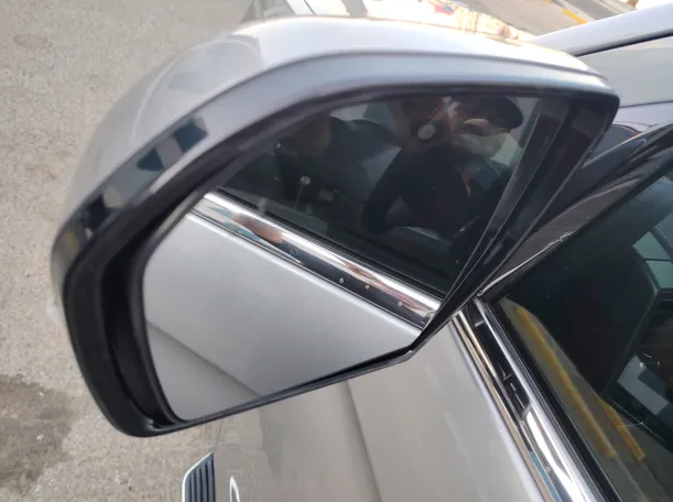 Car image 38