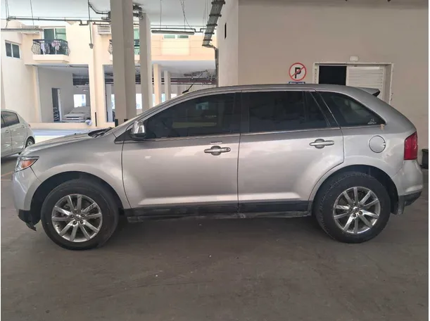 Car image 8