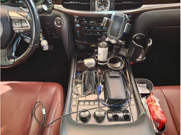 Car image 16