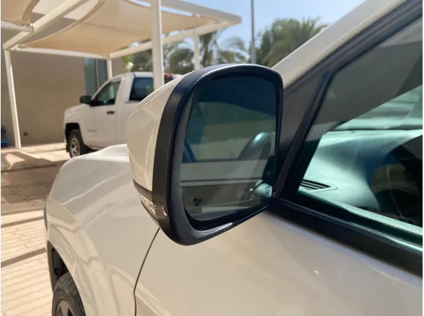Car image 24