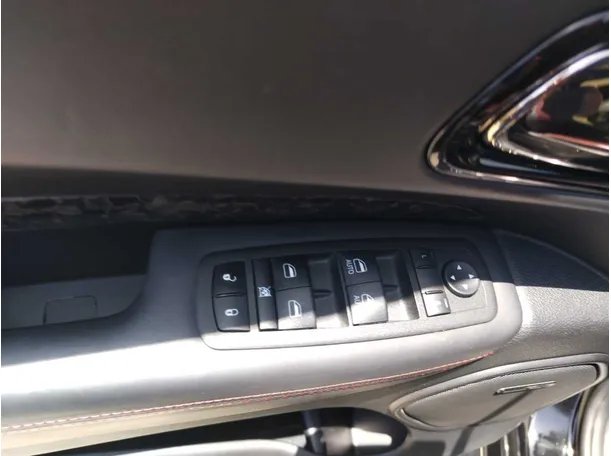 Car image 38