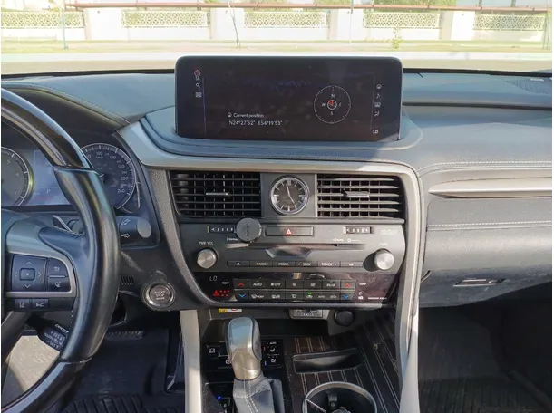 Car image 17