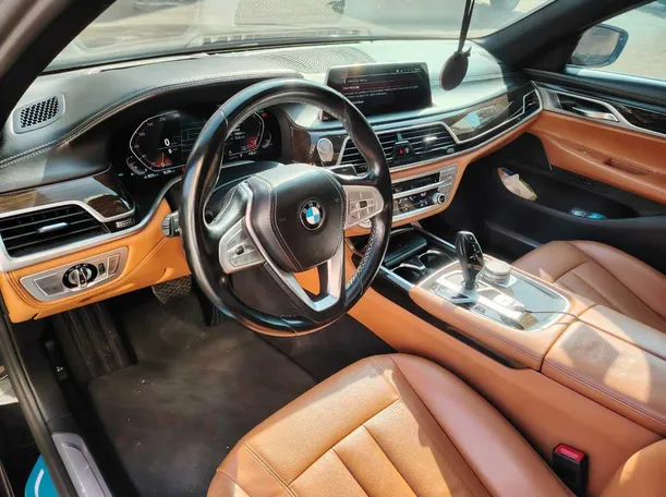 Car image 13