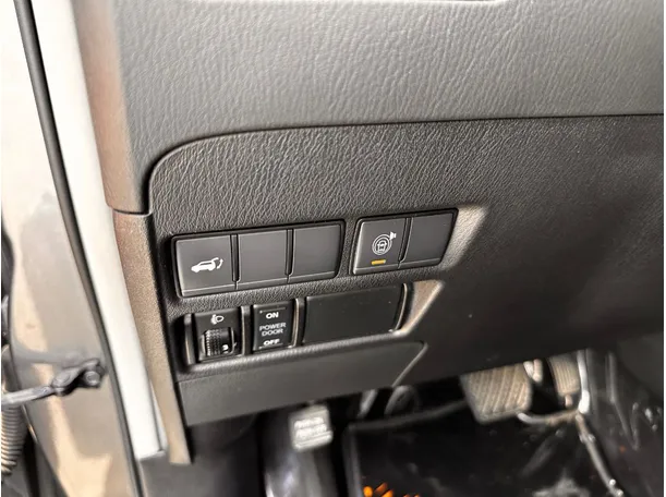 Car image 29