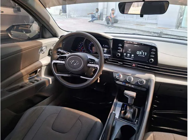 Car image 17