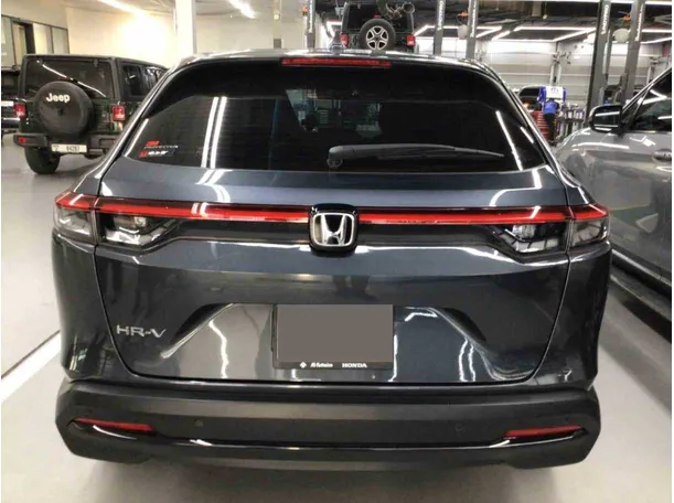 Car image 6