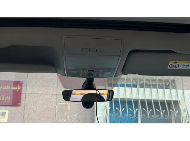 Car image 23