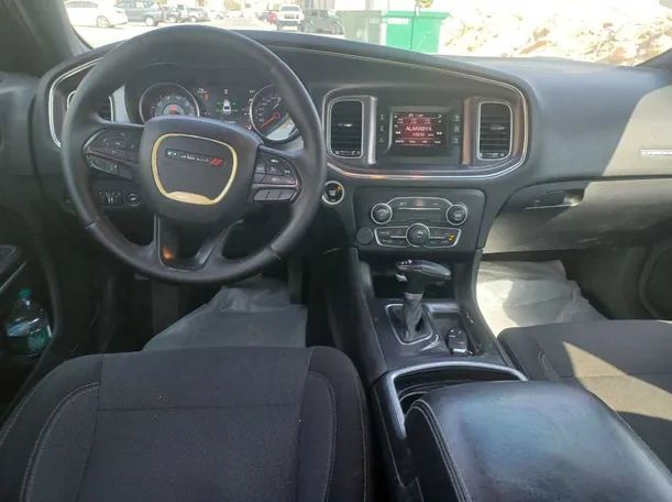 Car image 16