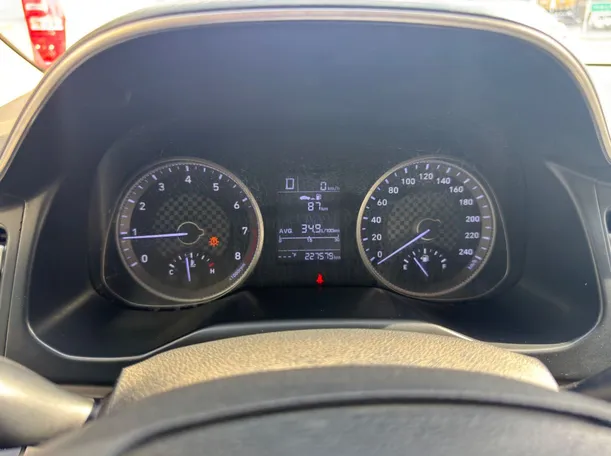 Car image 19