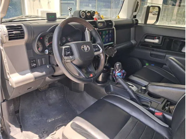 Car image 13
