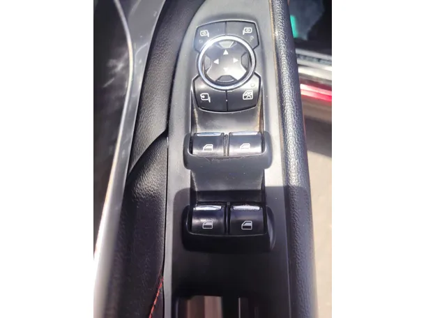 Car image 28