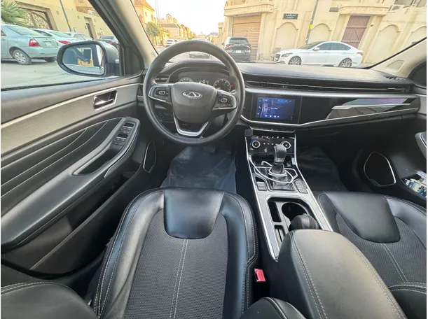 Car image 15
