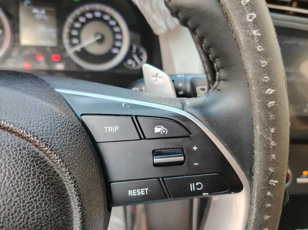 Car image 37