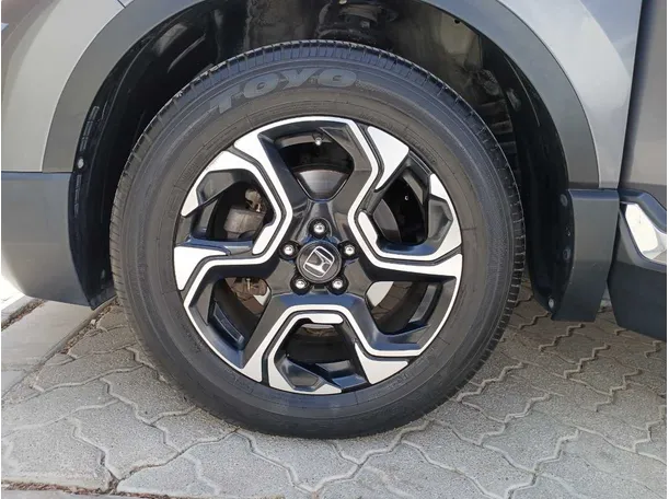 Car image 10