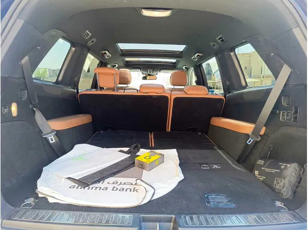 Car image 32