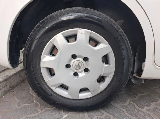Car image 9