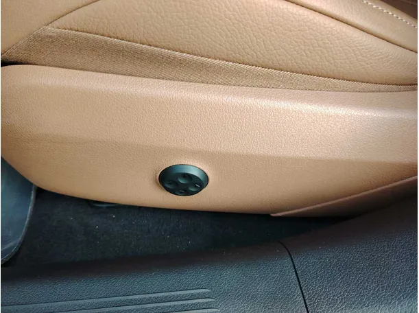 Car image 36