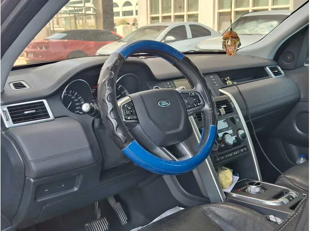 Car image 11