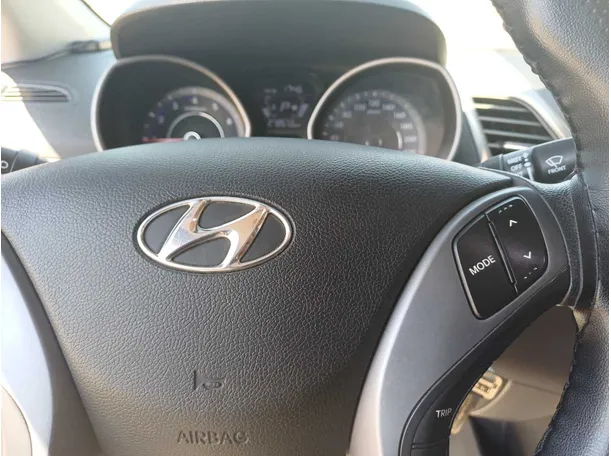 Car image 18