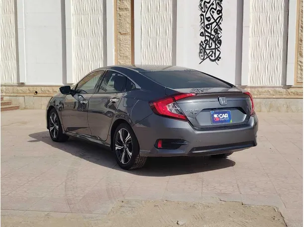 Car image 7