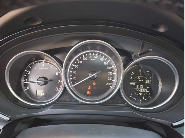 Car image 17