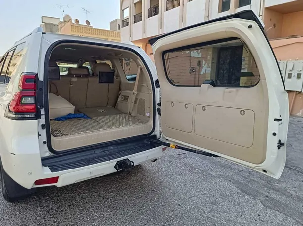 Car image 27