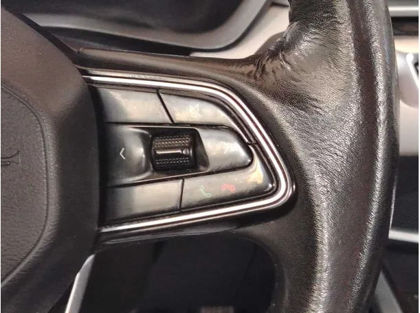 Car image 26
