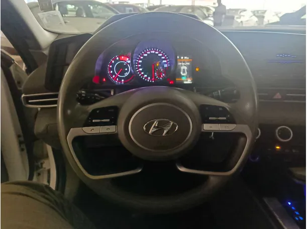 Car image 13