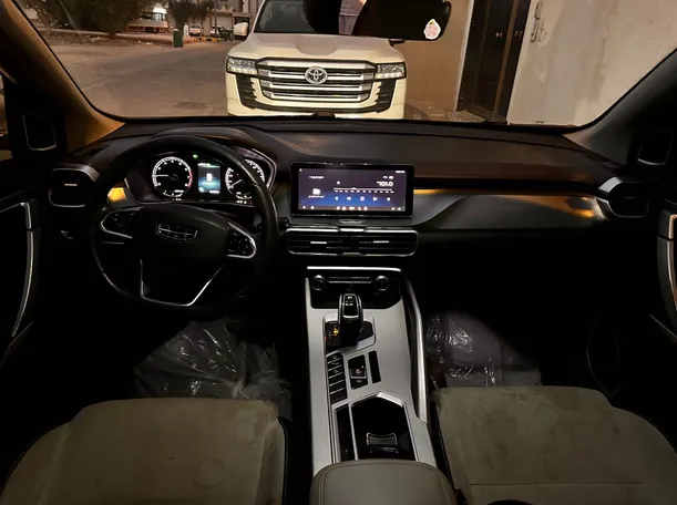 Car image 17