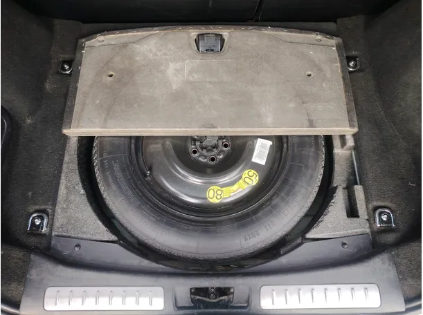 Car image 37