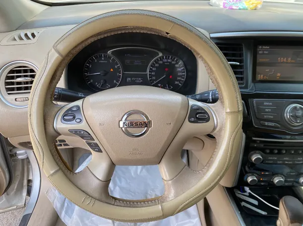 Car image 16