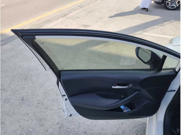 Car image 10