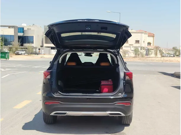 Car image 23