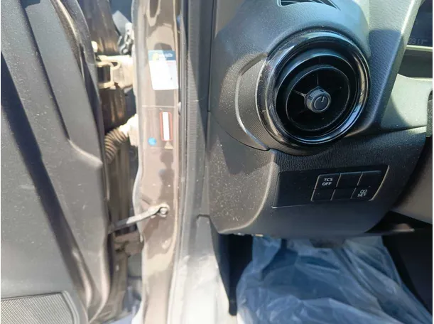 Car image 31