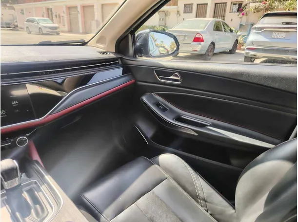 Car image 29