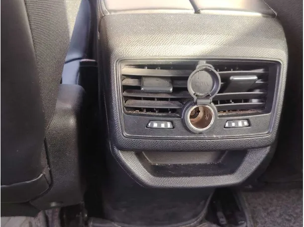 Car image 29