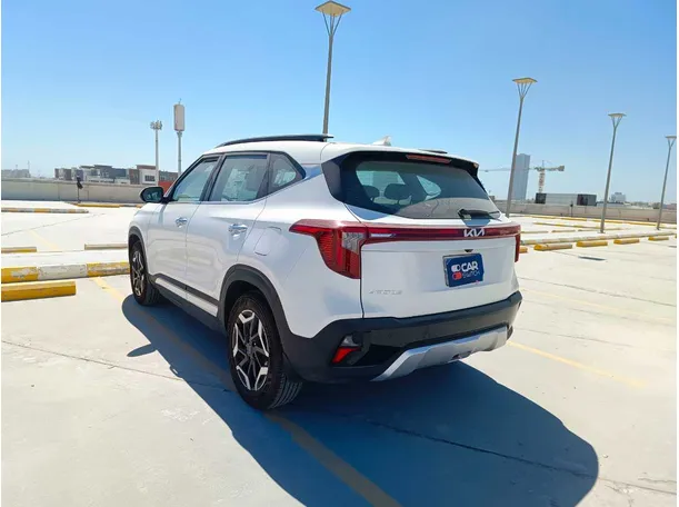 Car image 7