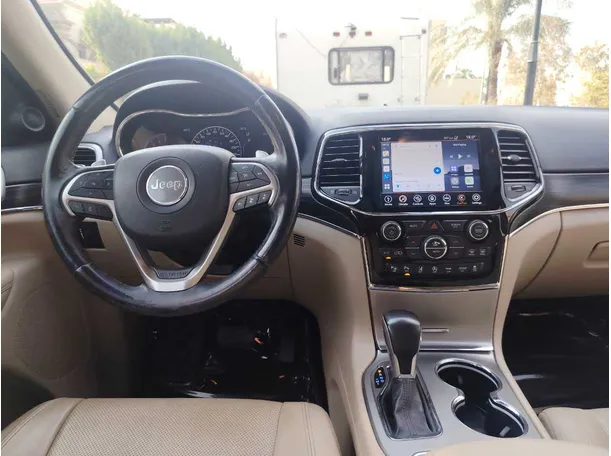 Car image 19