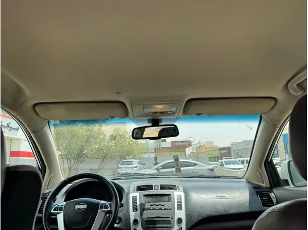 Car image 14