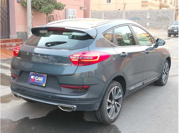 Car image 5