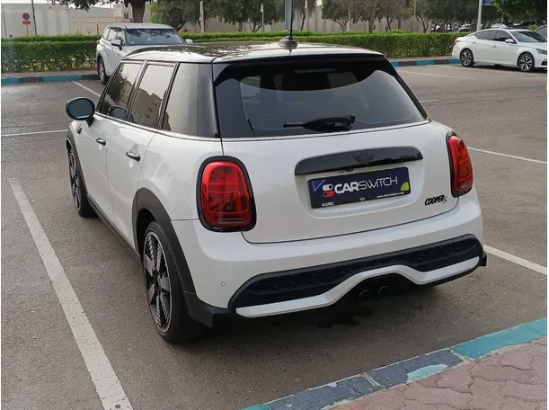 Car image 7
