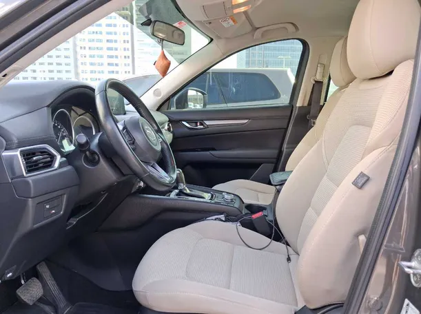 Car image 12