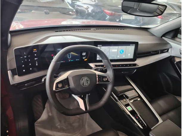 Car image 18