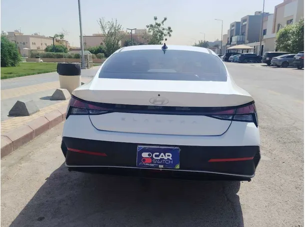 Car image 7