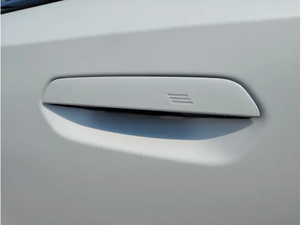Car image 38