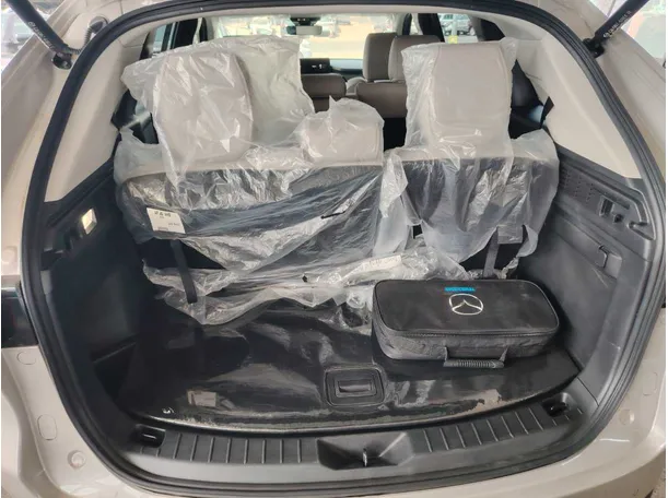 Car image 34